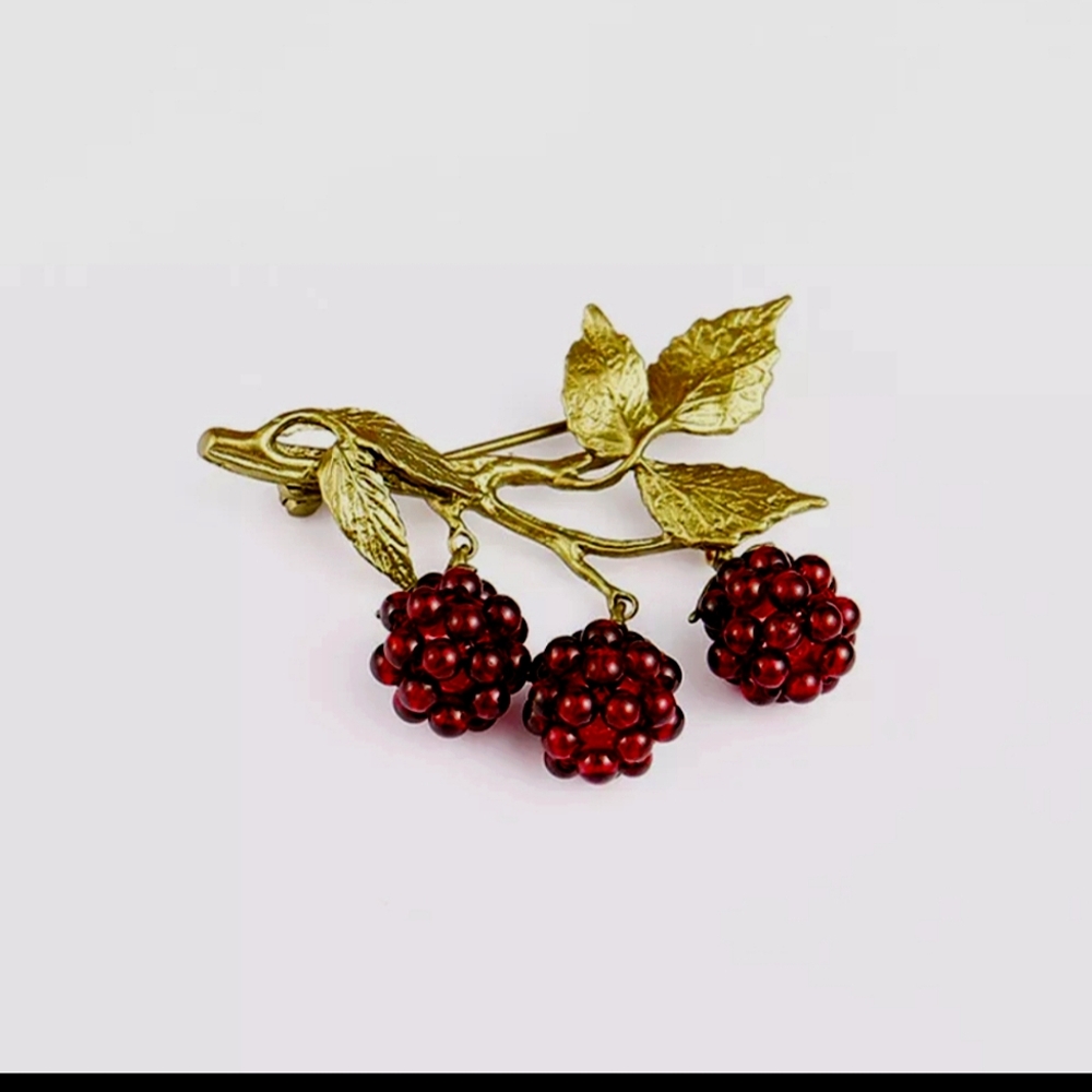 NWT Necklace with hanging Raspberries Brooch
